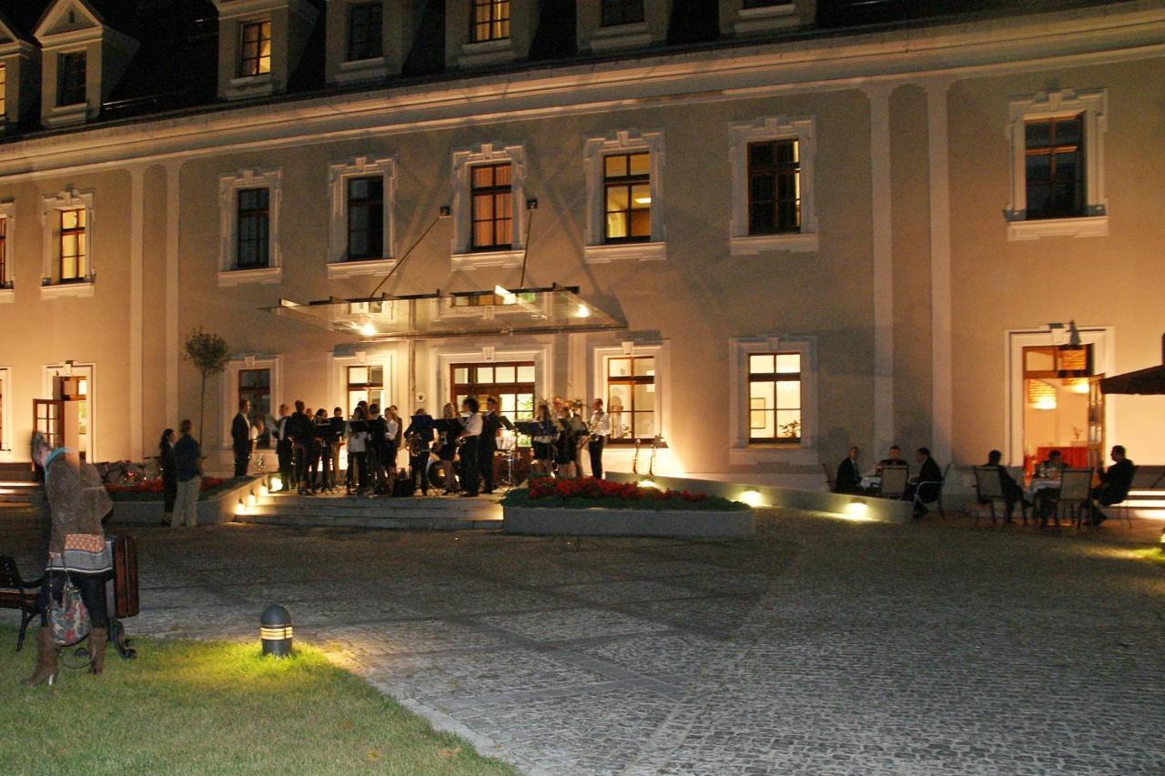Hotel Zamek Lubliniec Extérieur photo
