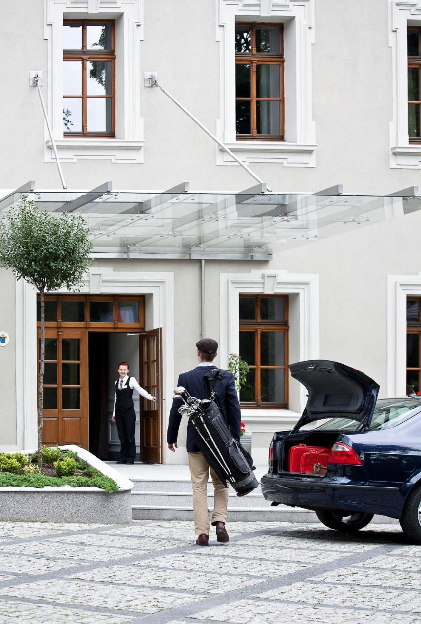 Hotel Zamek Lubliniec Extérieur photo